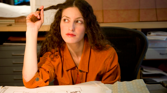 8 Ways To Burn Calories While Sitting At Your Desk