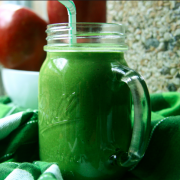 How (And Why) You Should Make Green Oatmeal Smoothies