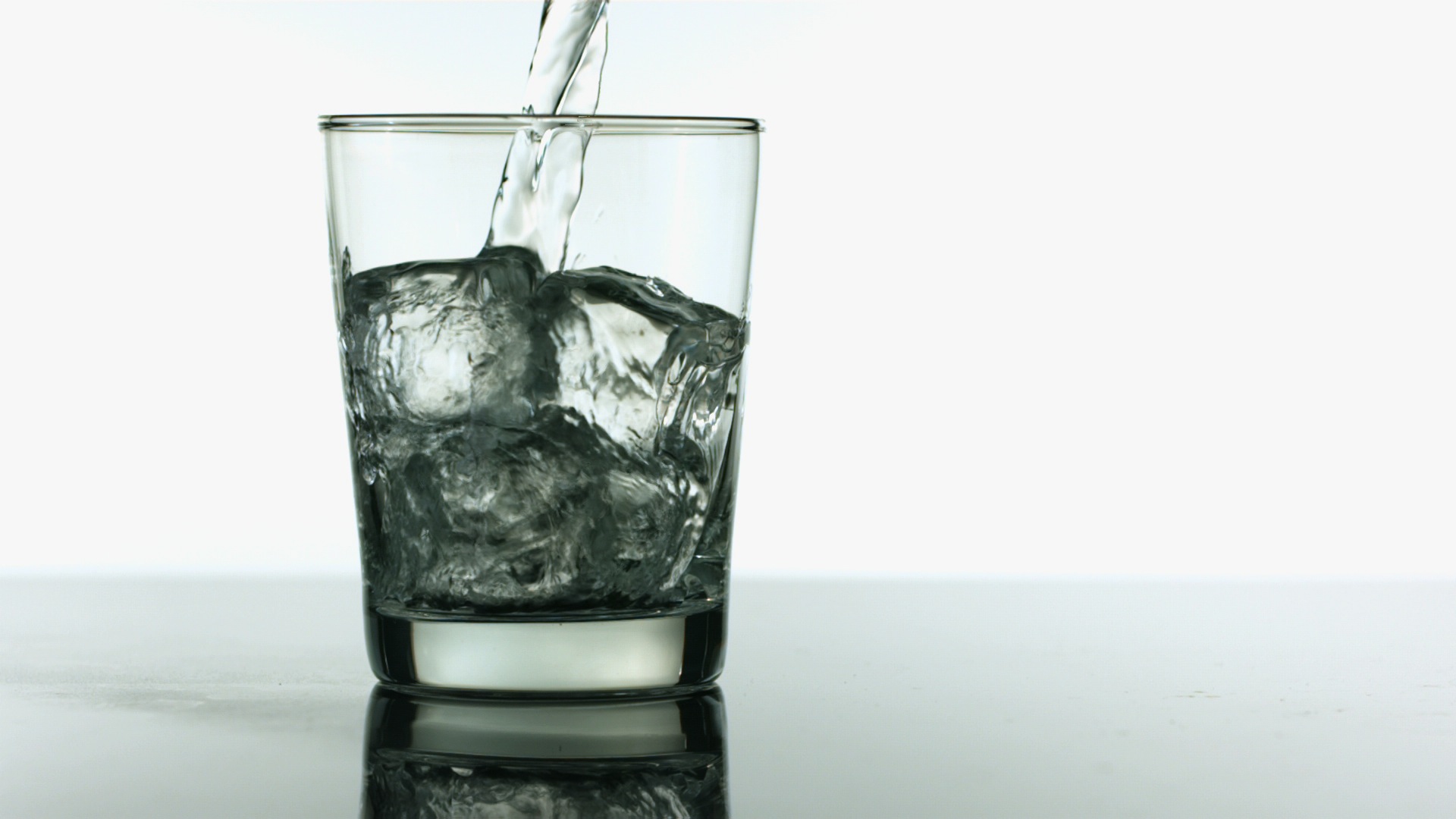 10 Ways to Drink More Water