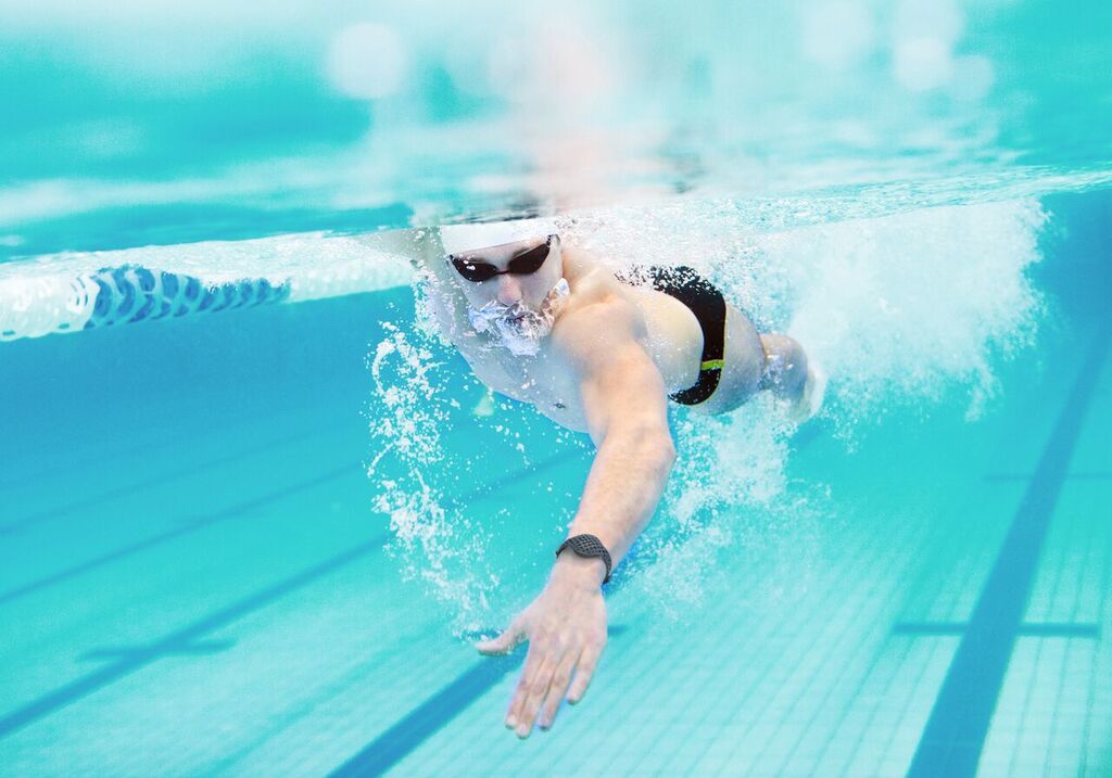 fitness tracker swimming laps