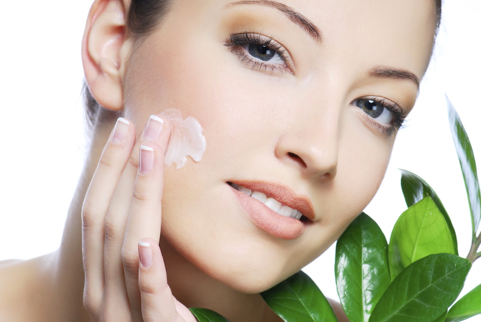 3 Natural Ways to Have Younger Skin