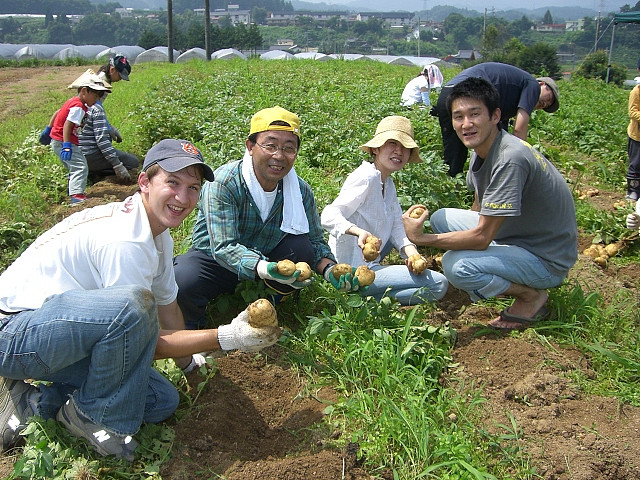 PHOTO: volunteerforever.com