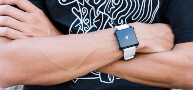 Moment: The Hottest Thing in Wearables Has no Face