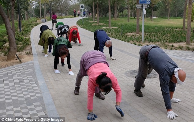 Crawling Workouts in 2017 Will Have You On Your Hands And Knees